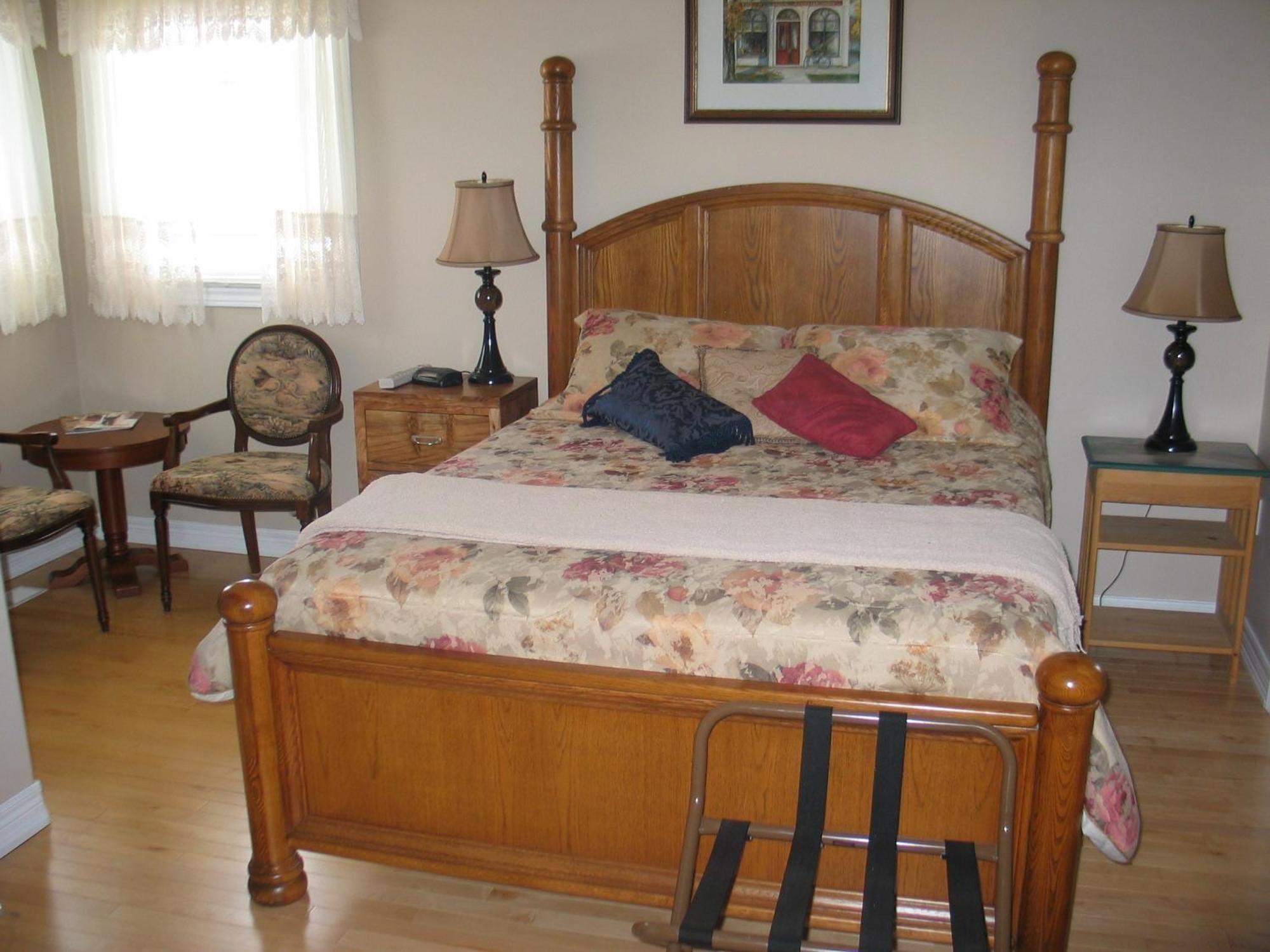 Arnica Bed & Breakfast Bed & Breakfast Niagara-on-the-Lake Room photo