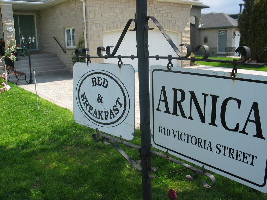 Arnica Bed & Breakfast Bed & Breakfast Niagara-on-the-Lake Exterior photo